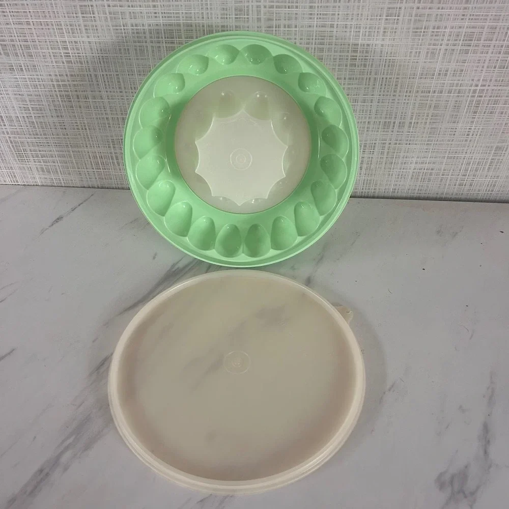 Vintage Green Jello Mold Tupperware Dessert Pan w/ Lid Retro Kitchenware BxNN
